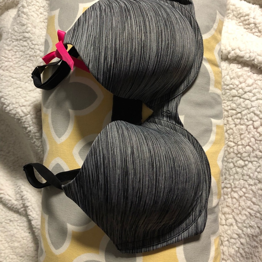 NWT Victoria Secret Bra 36D